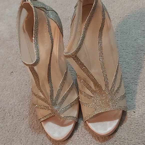 Heels - Picture 7 of 8